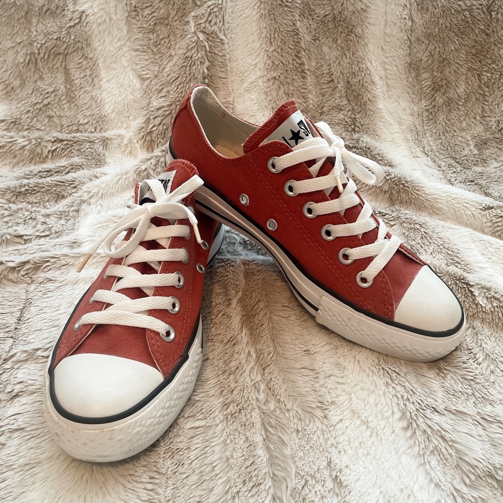 Converse women's 7